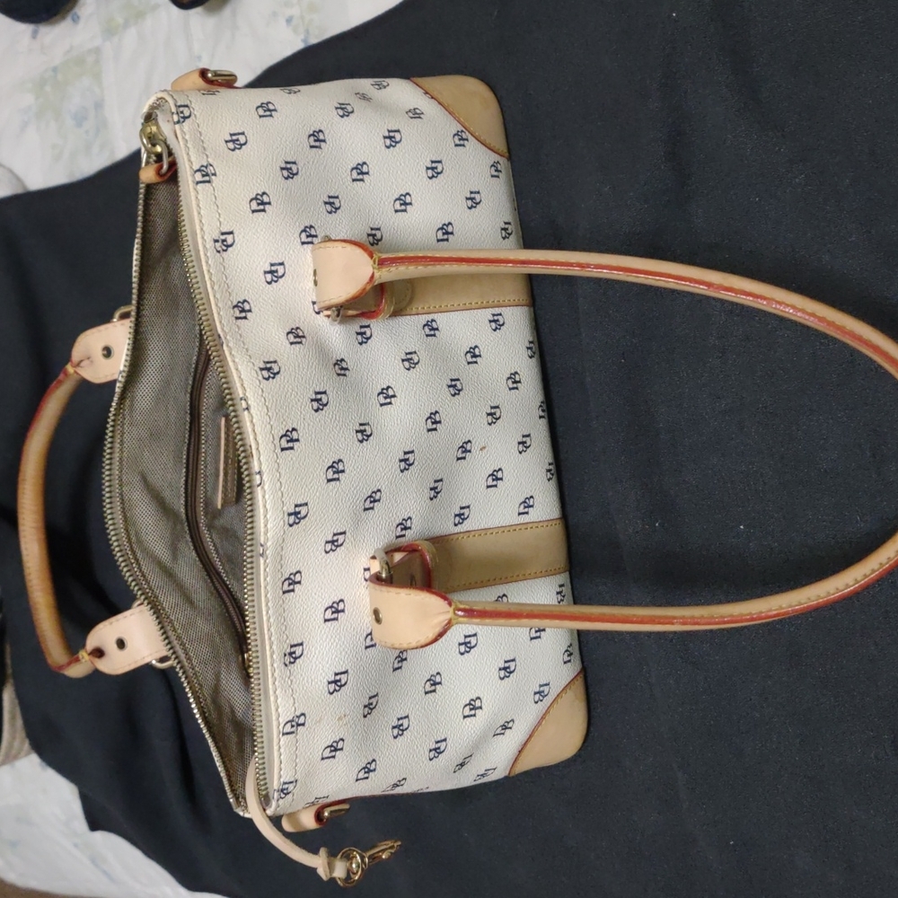Dooney & Bourke